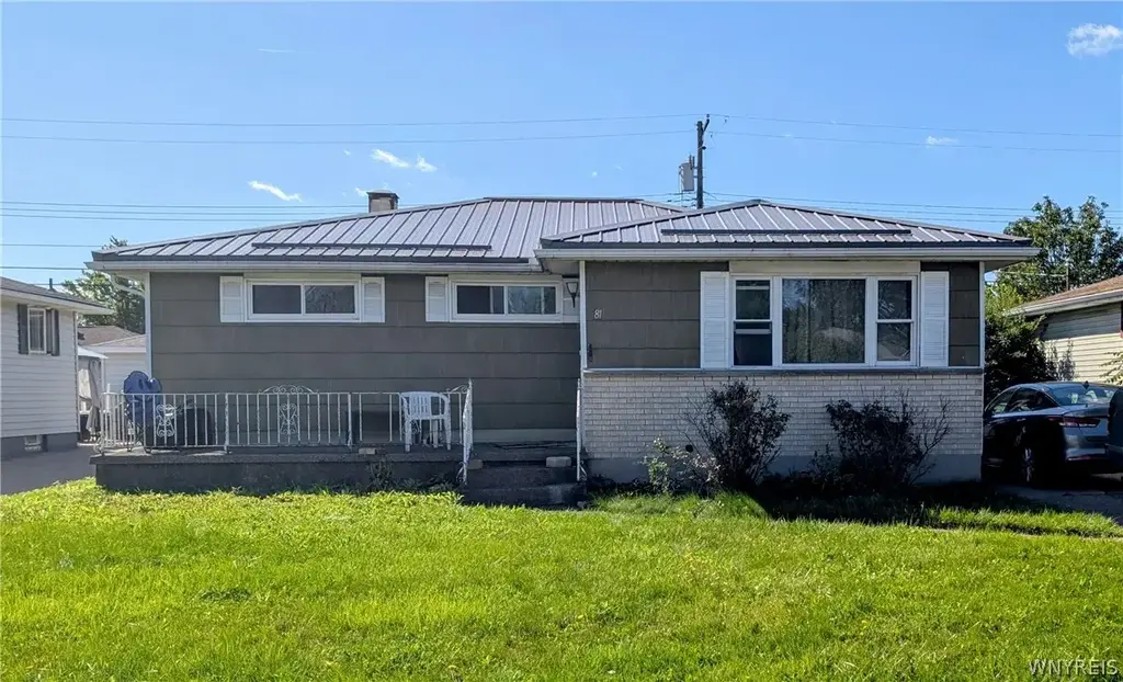 81 Poinciana Parkway, Cheektowaga