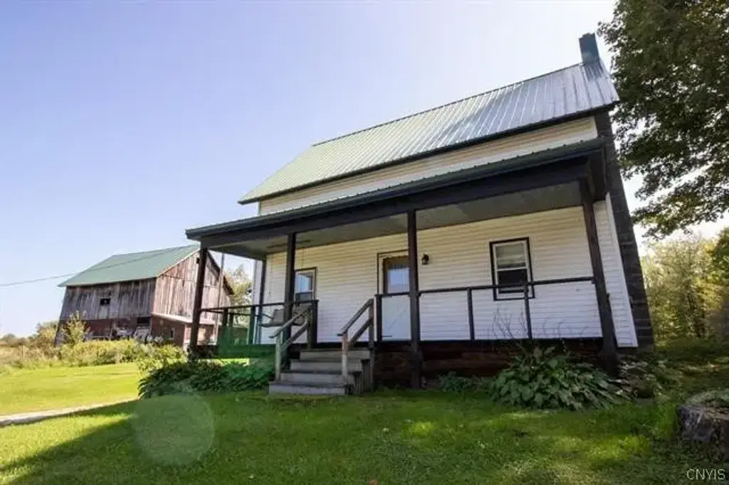 370 Chub Lake Road, Fowler
