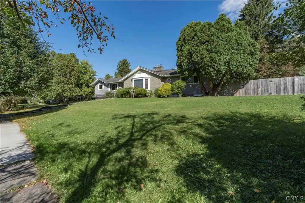 301 Brookford Road, Syracuse