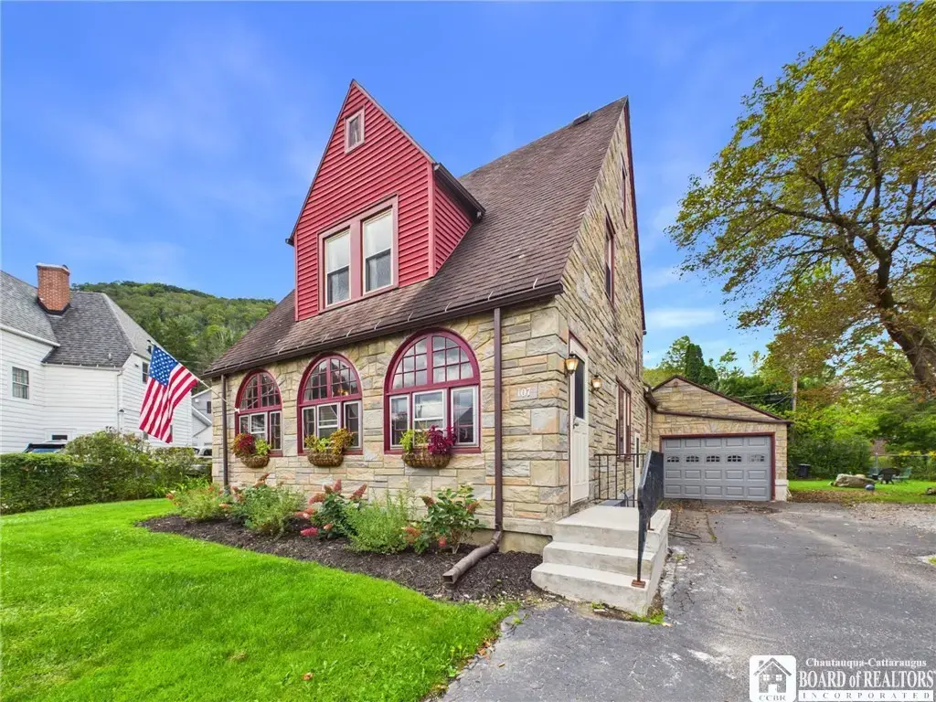 107 Garfield Court, Olean