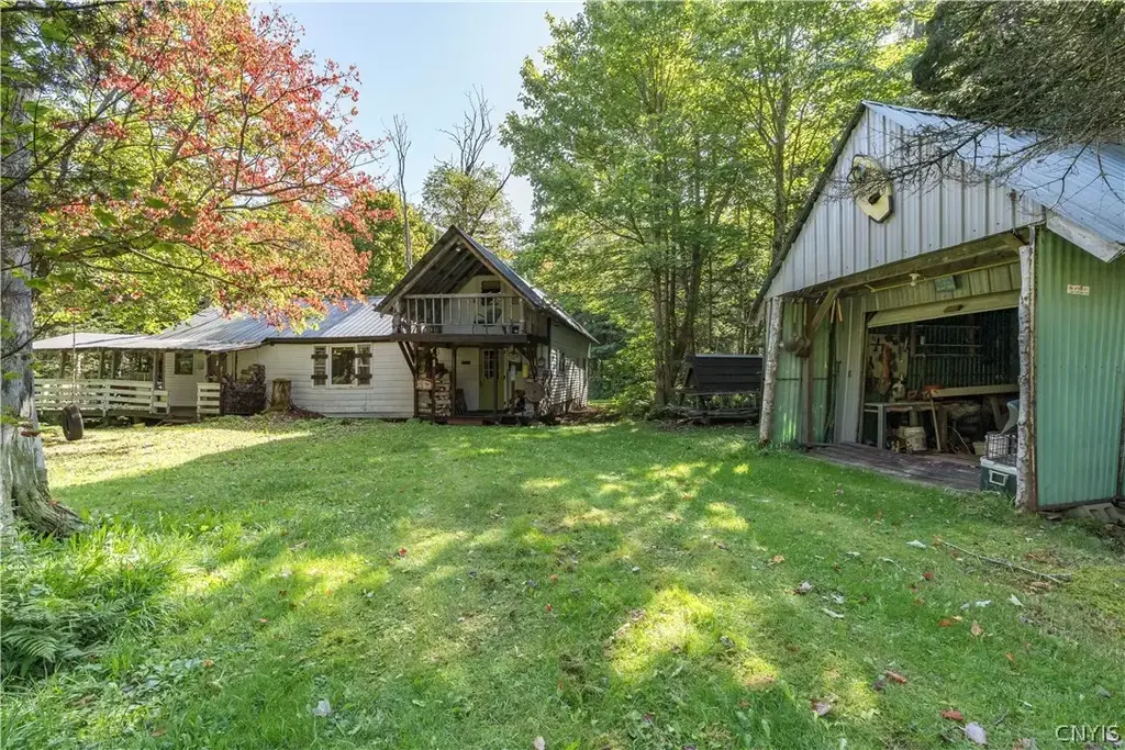 5609 Salmon River Road, Montague