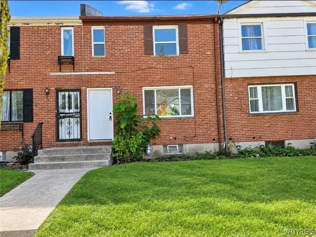 7 Bennett Village, Buffalo