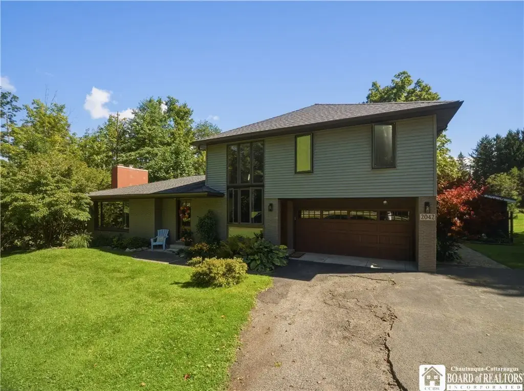 2042 Shadyside Road, Busti