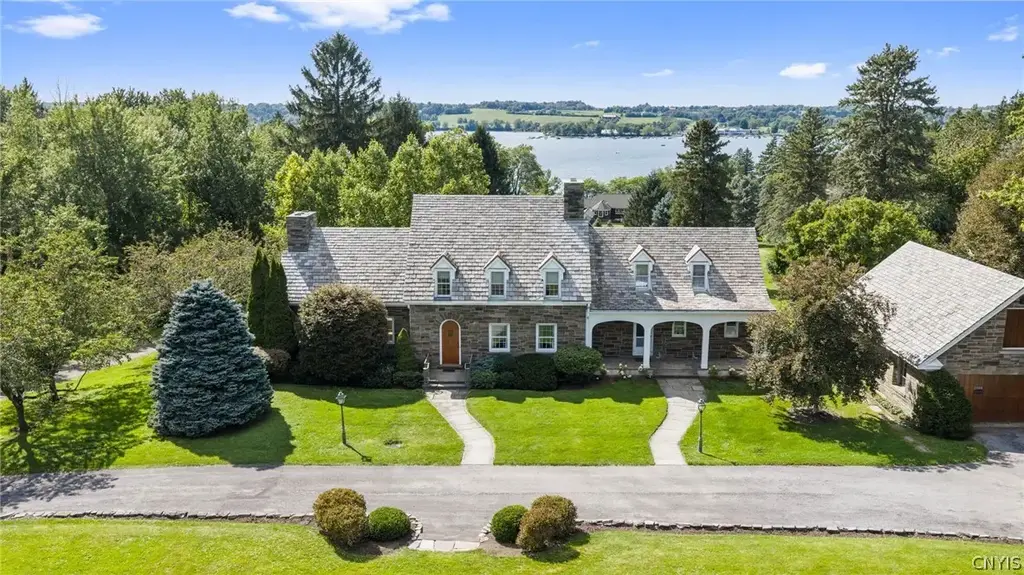 3313 E Lake Rd, Skaneateles