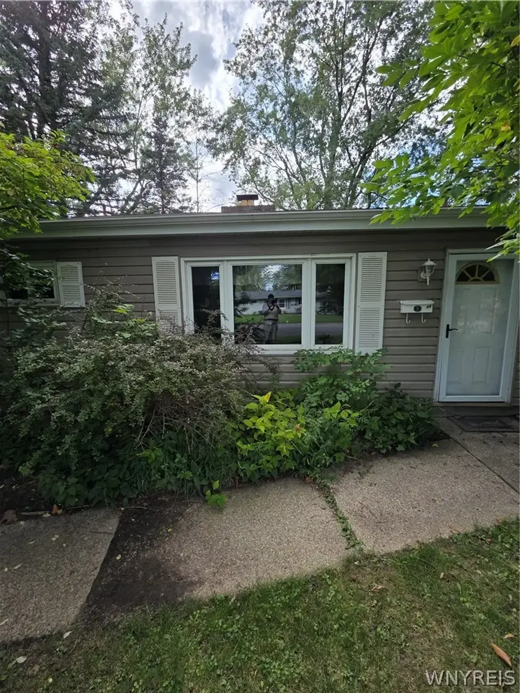 77 Lee Street, Cheektowaga