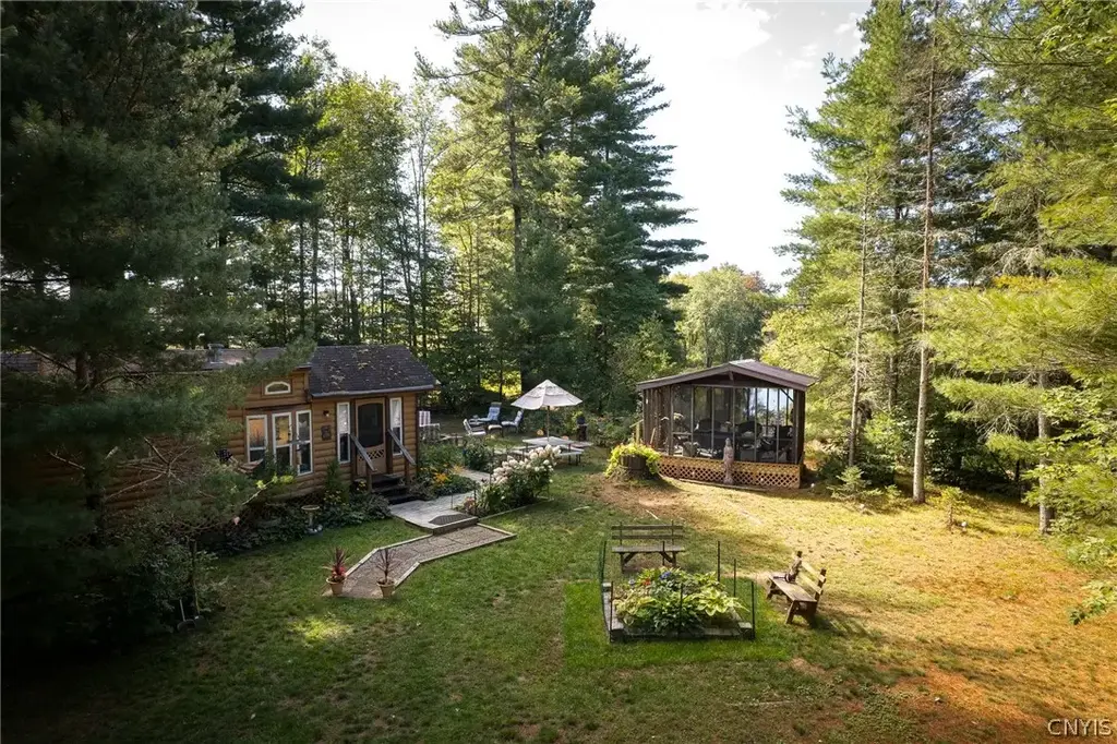 8224 Evergreen Lane, Diana