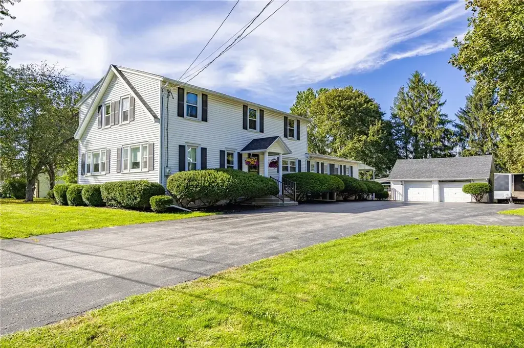740 Brooks Road, Henrietta