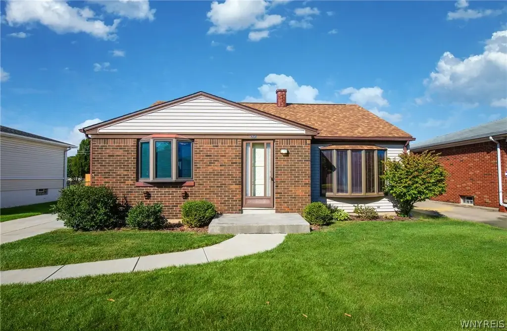 26 Panama Lane, Cheektowaga