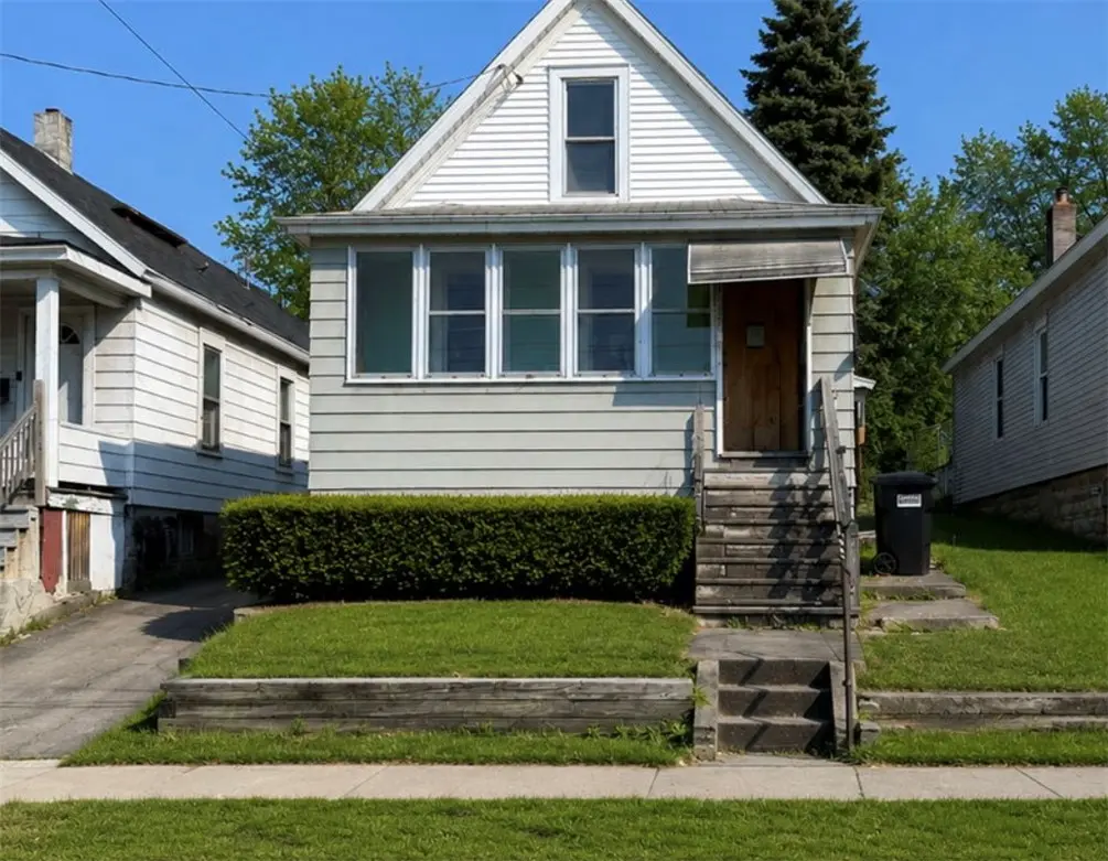 Photo of Listing #R1714450