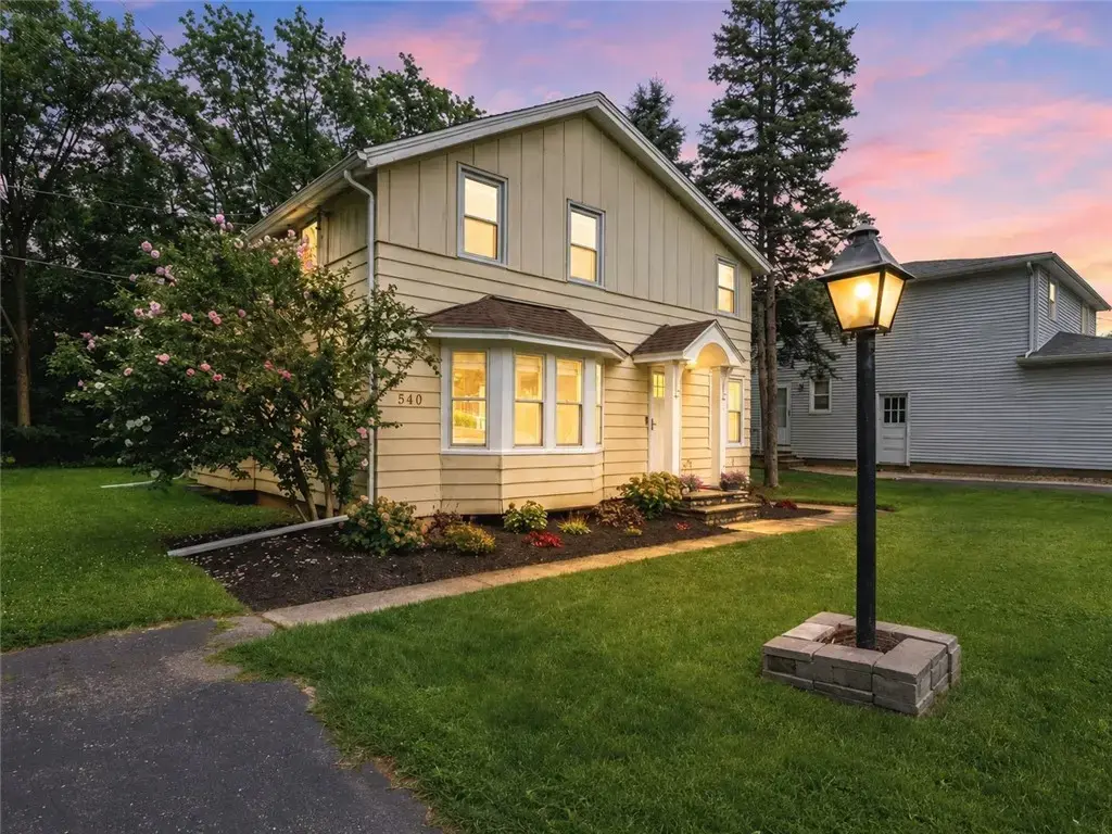 540 Helendale Road, Irondequoit