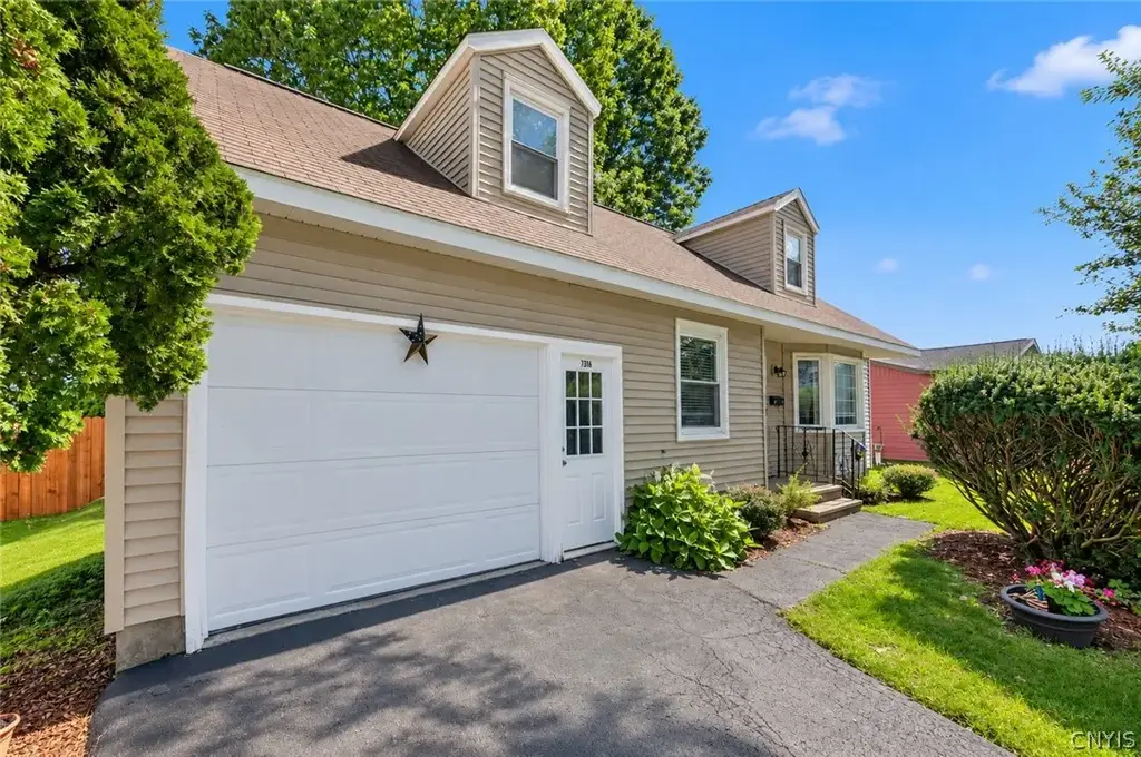 7306 Greenbriar Road, Cicero