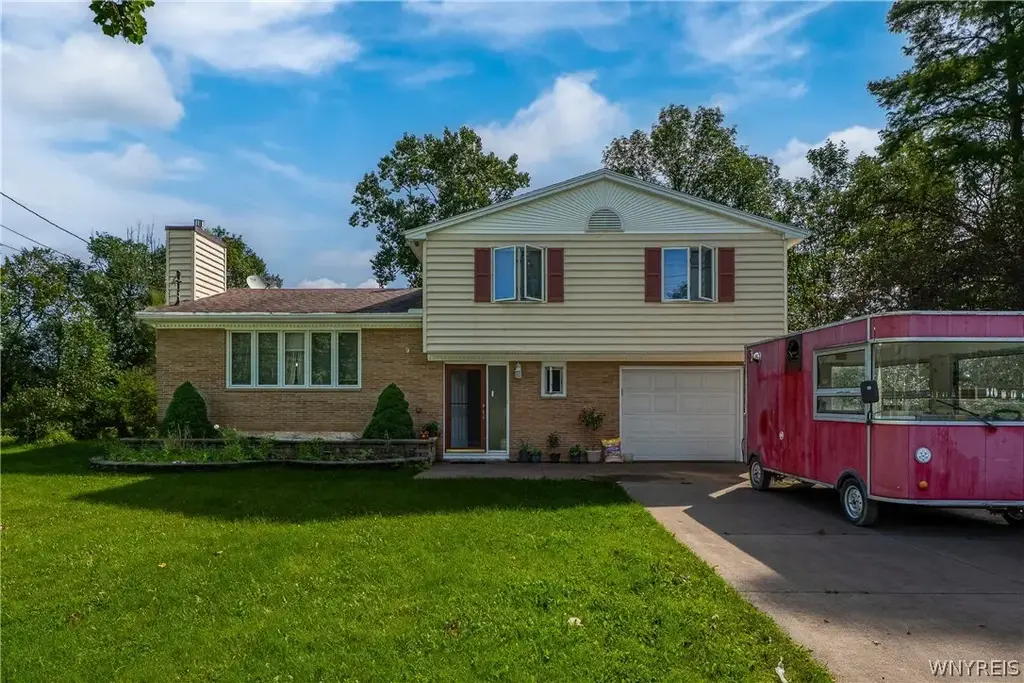 3383 Baseline Road, Grand Island