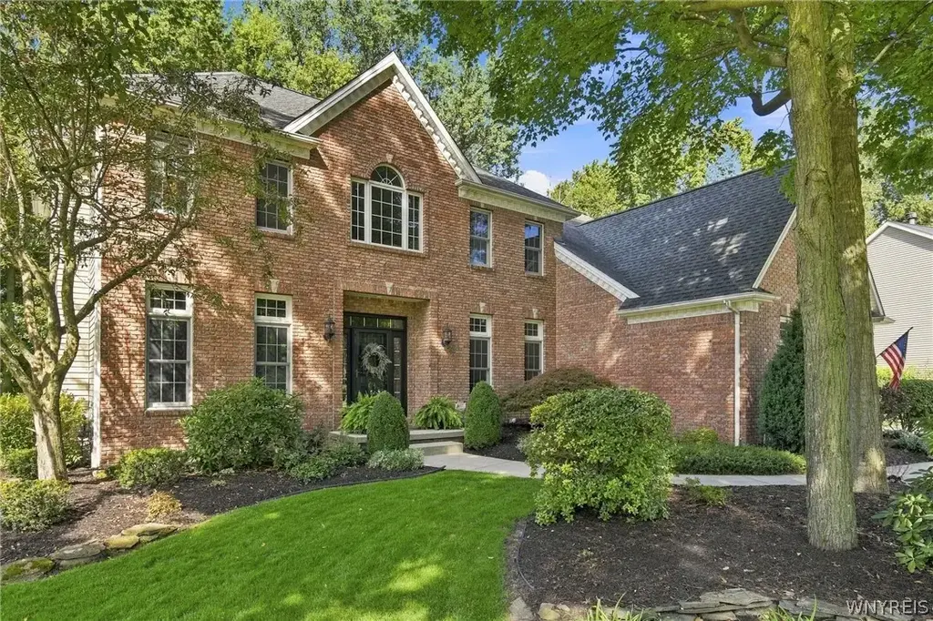 6690 Chesley Court, Clarence