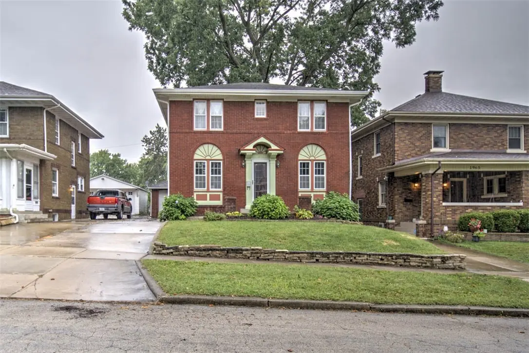 1945 W Wood Street, Decatur