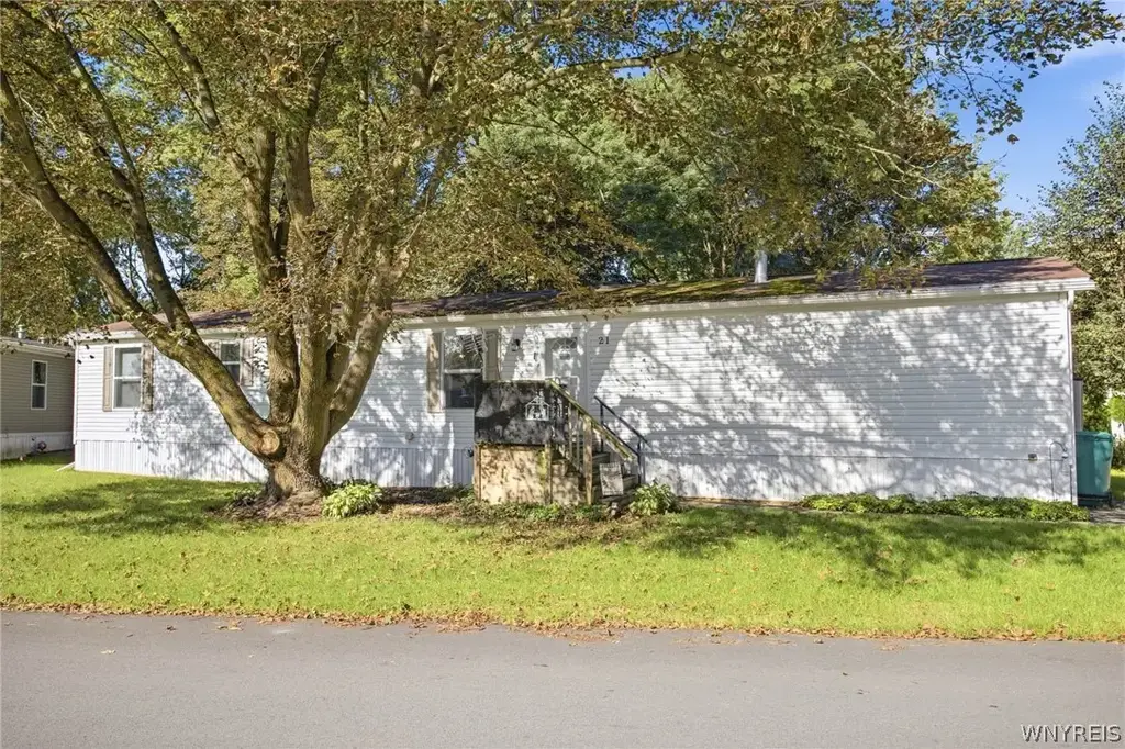21 Overlook Drive, Batavia