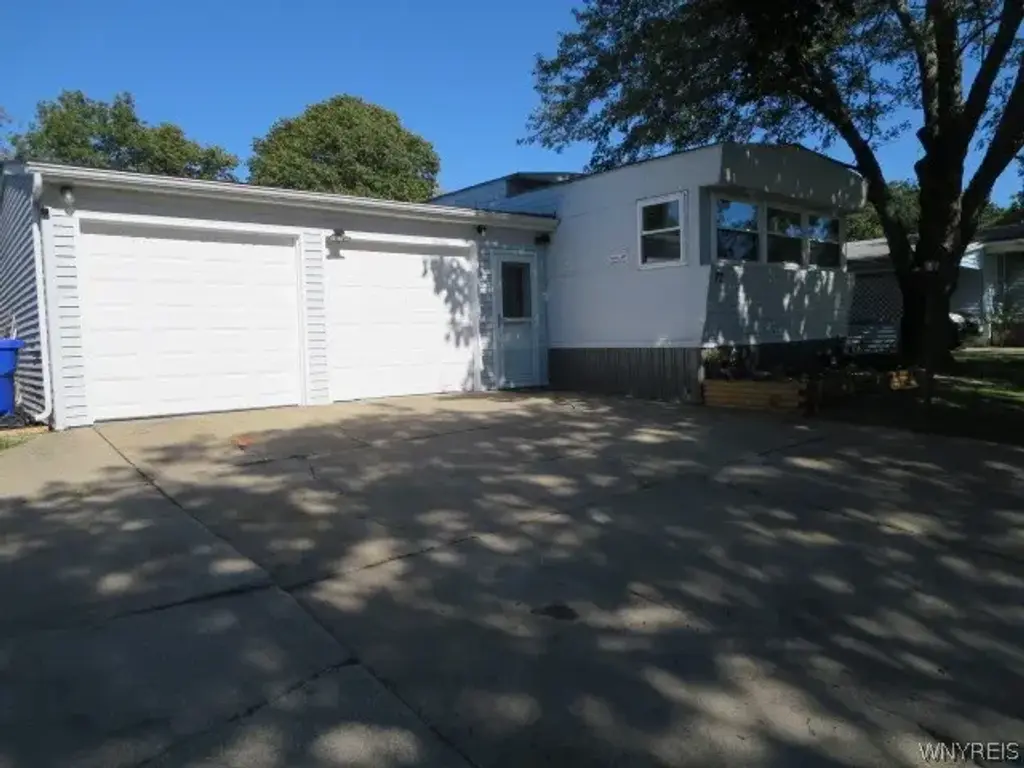 72 W Canyon Drive, Hamburg