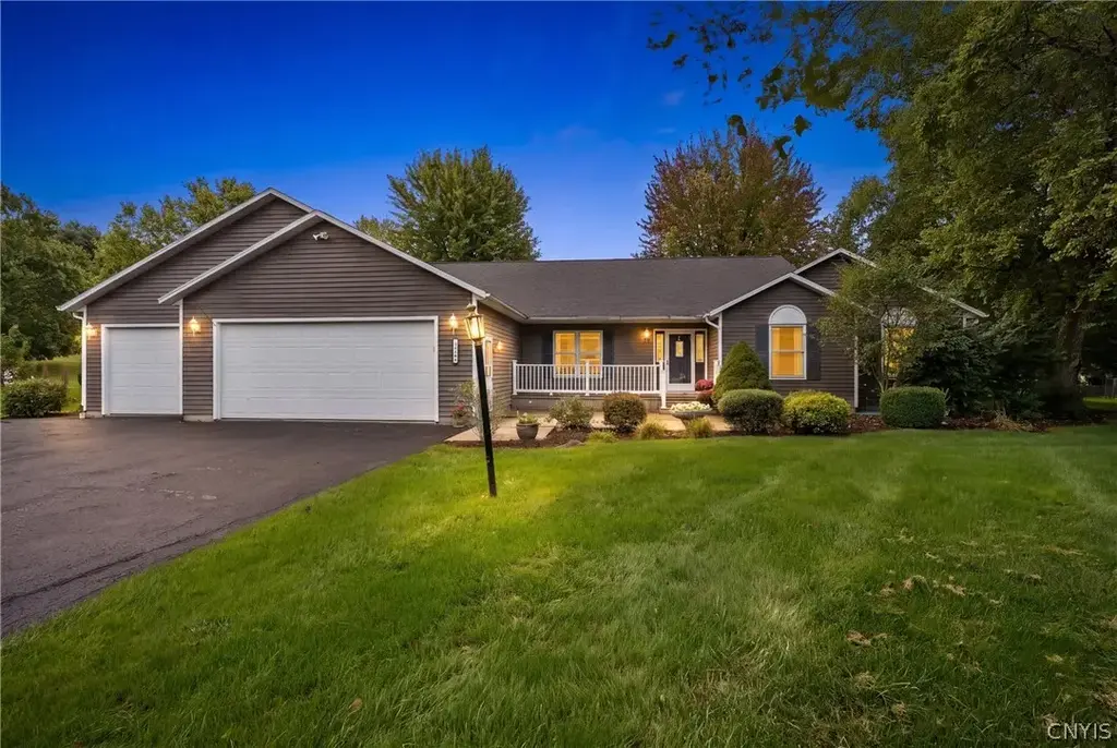 2352 Hunt Road, Camillus