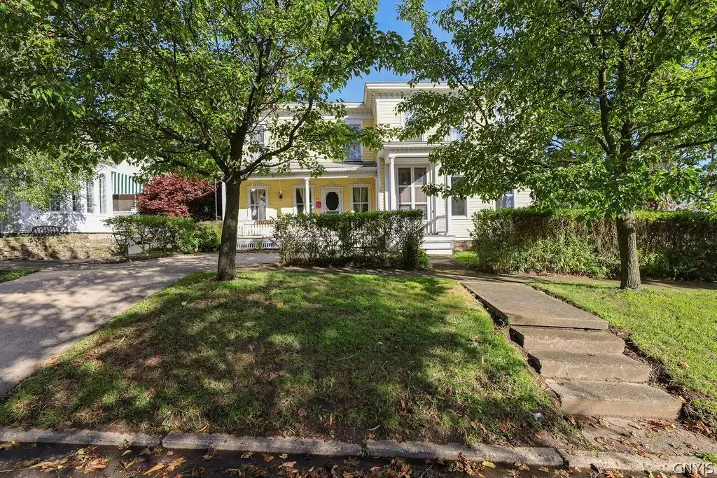 89 E Mohawk Street, Oswego