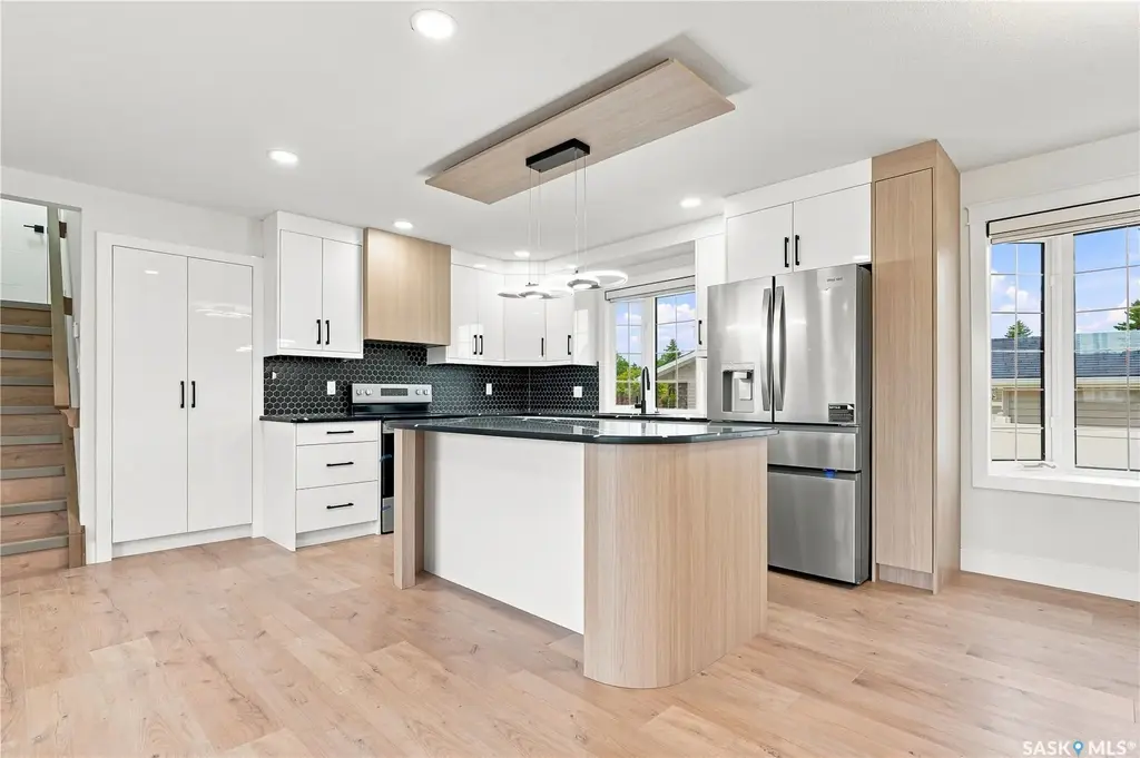 702 Mckercher Drive, Saskatoon