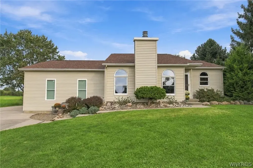 6289 Aiken Road, Pendleton