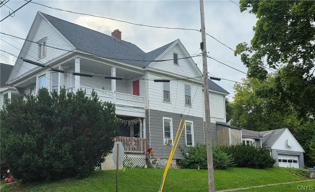 1216 City Street, Utica