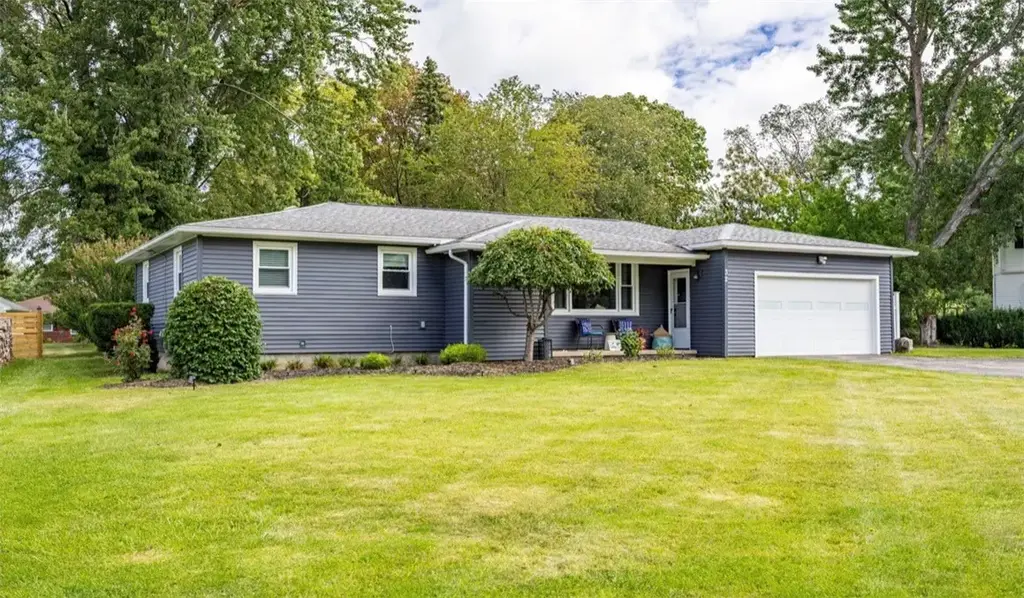 32 Kaywood Drive, Greece