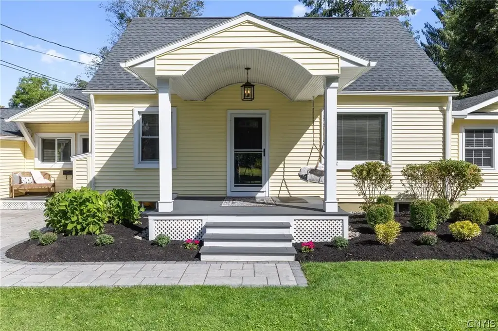 36 1st Street, Marcellus