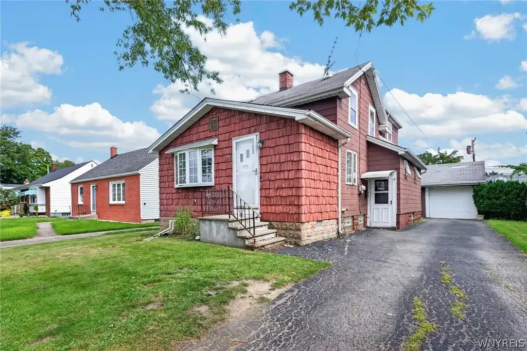 2007 Colvin Boulevard, Tonawanda
