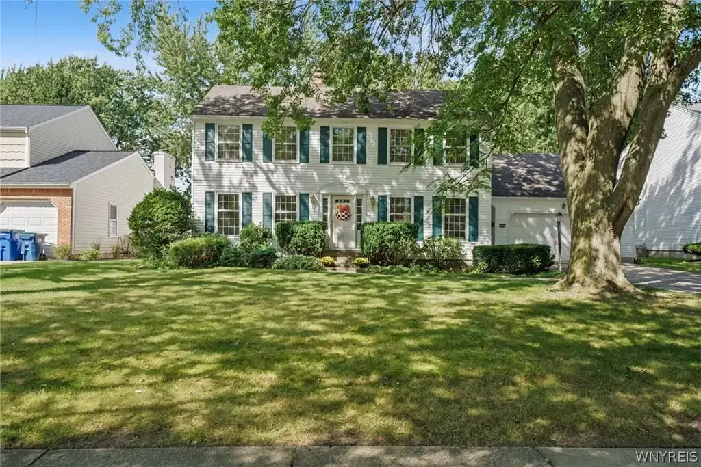 102 Carriage Circle, Amherst