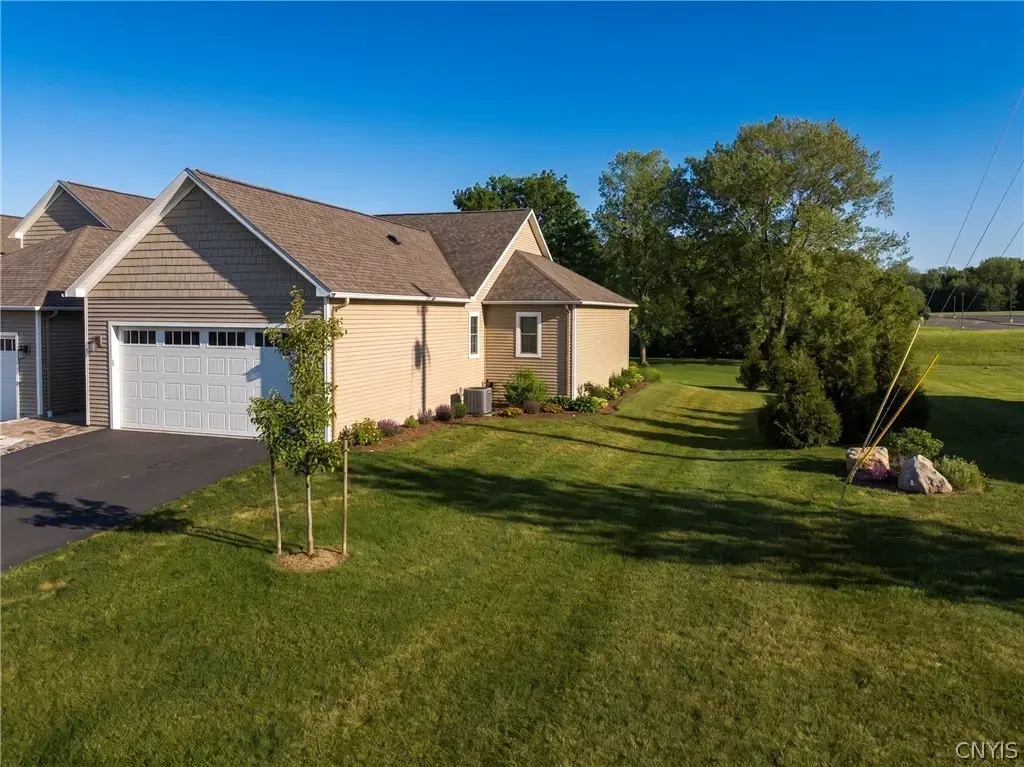 4490 Lauder Lane, Skaneateles