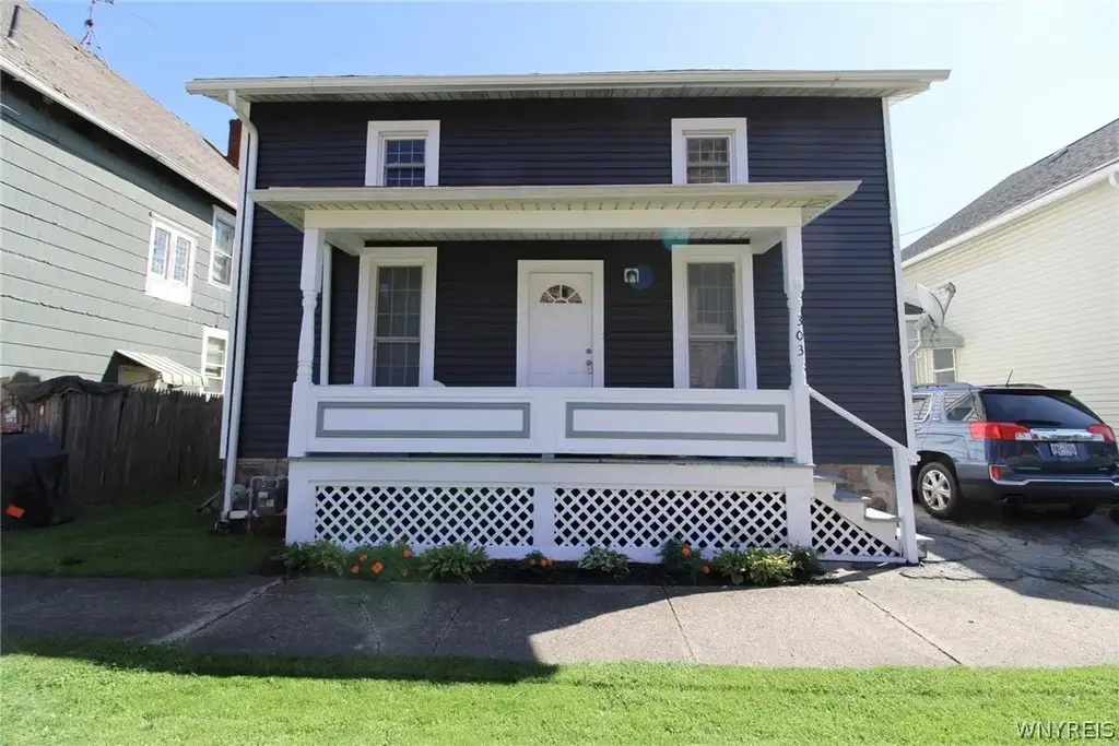 303 West Avenue, Ridgeway