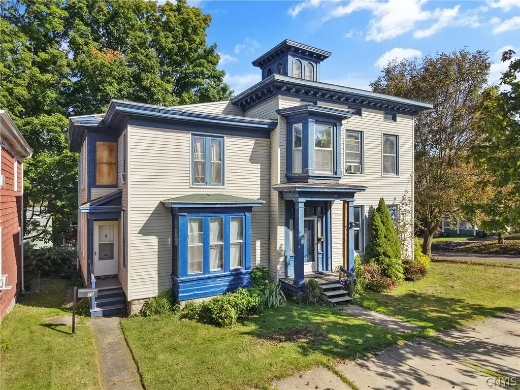 89 E Oneida Street, Oswego