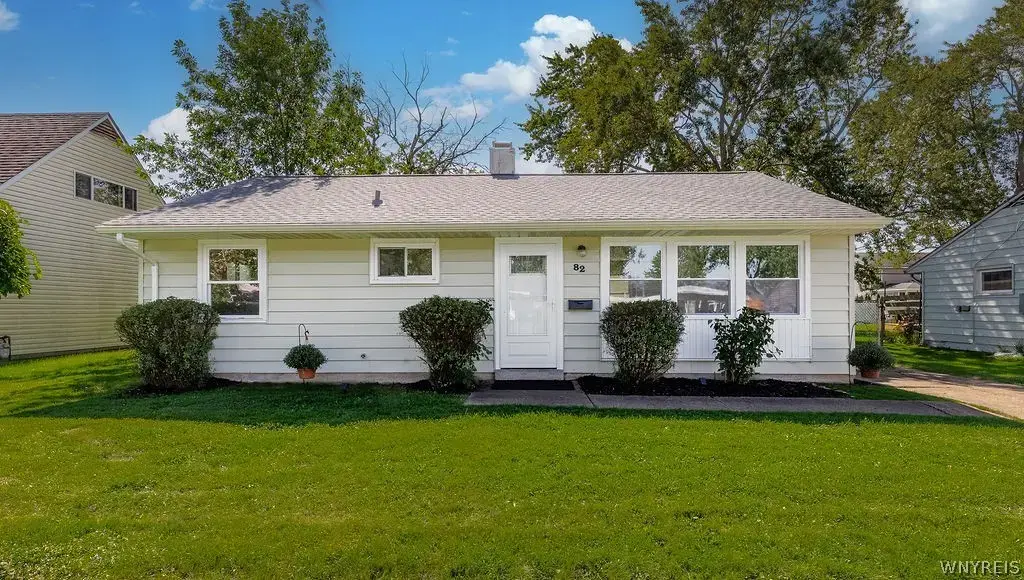 82 Riverdale Drive, Grand Island