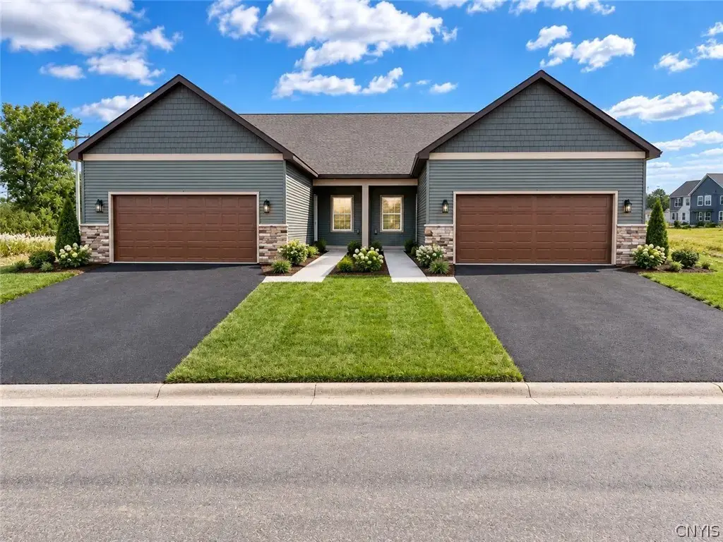 200 Dove Road, Van Buren