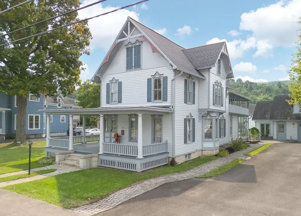 106 E Main Street, Elkland Boro