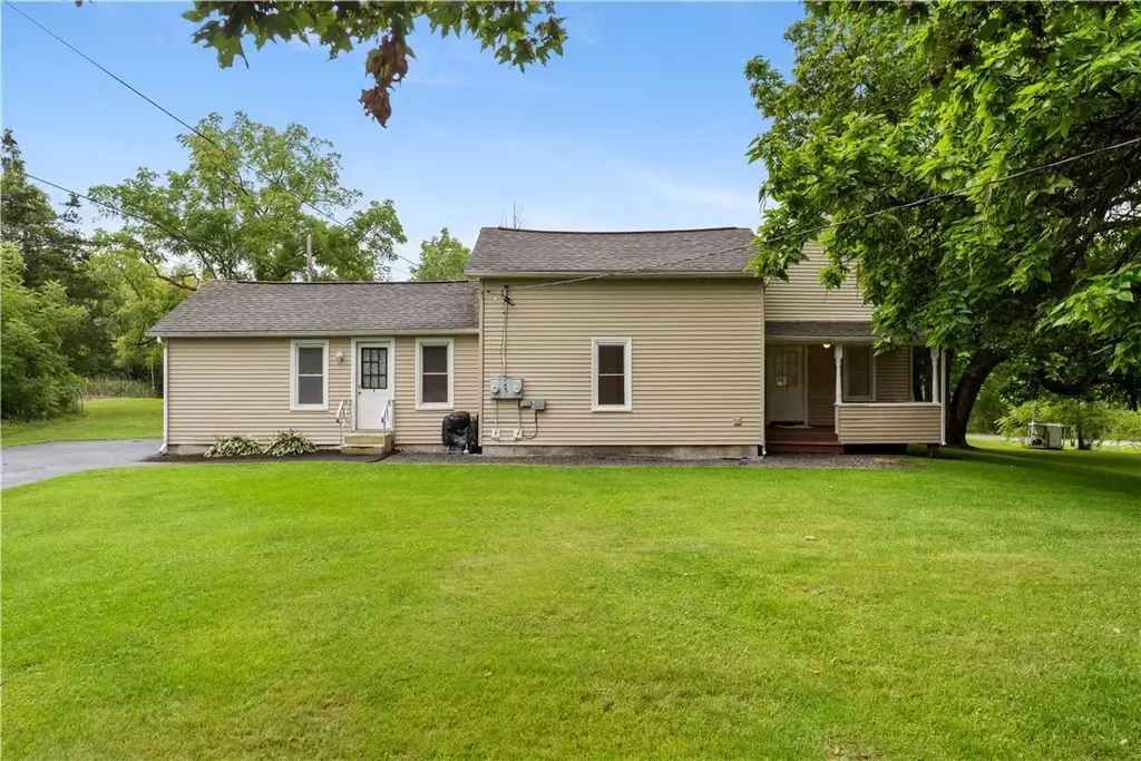 7467 Livonia Station Road, Livonia