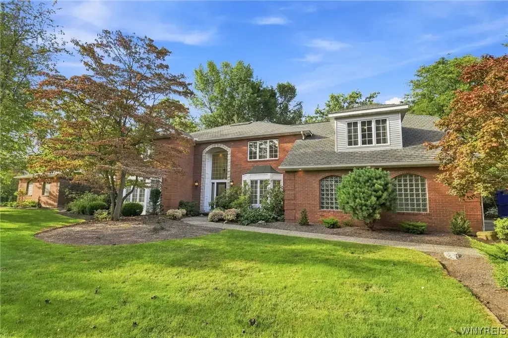 14 Stratford Court, Amherst