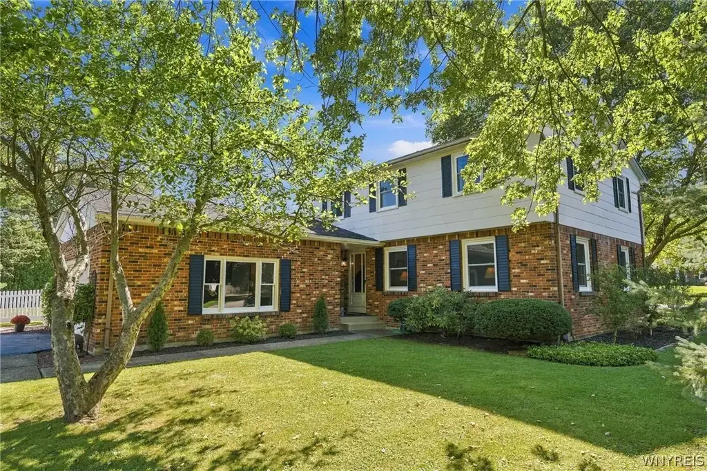 11 Old Orchard Lane, Orchard Park