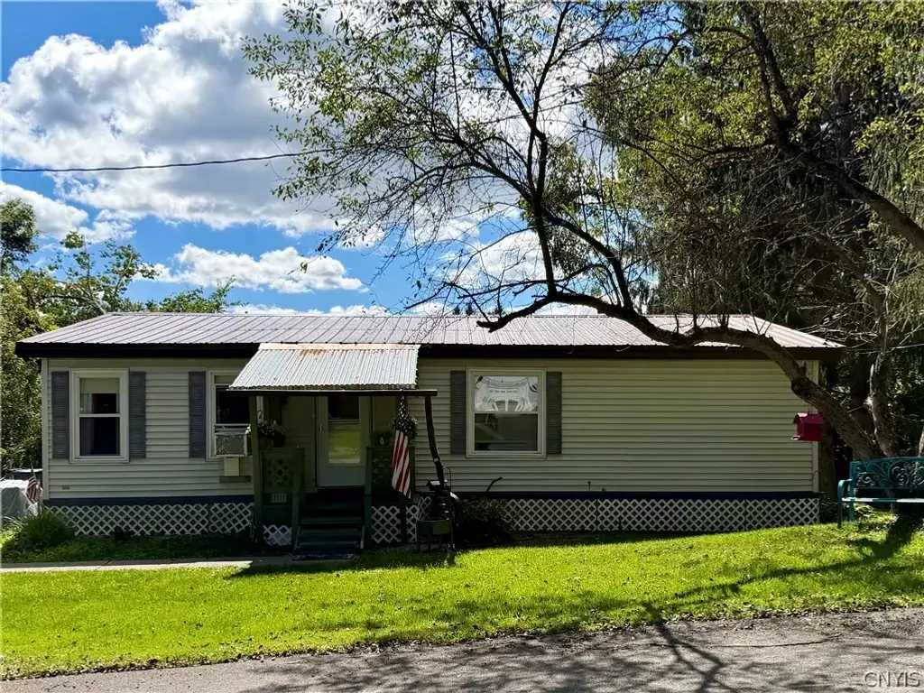 33 Mill Street, Marathon
