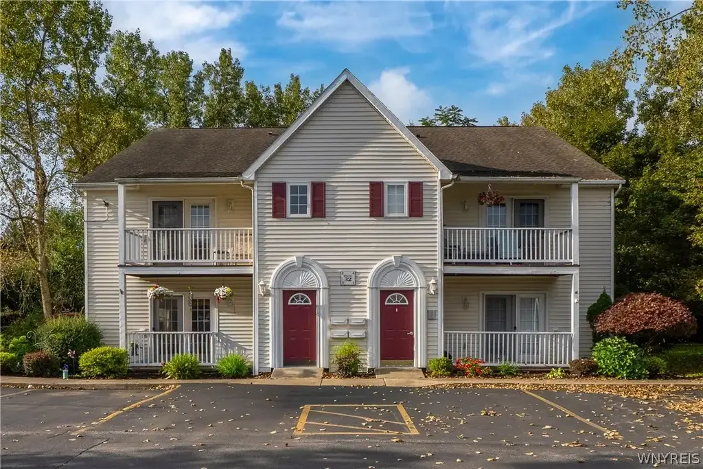 32 Brookfield Lane # 3, Cheektowaga