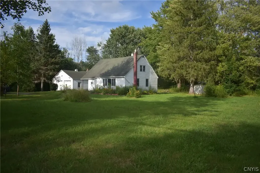 8928 Oswego Road, Lysander