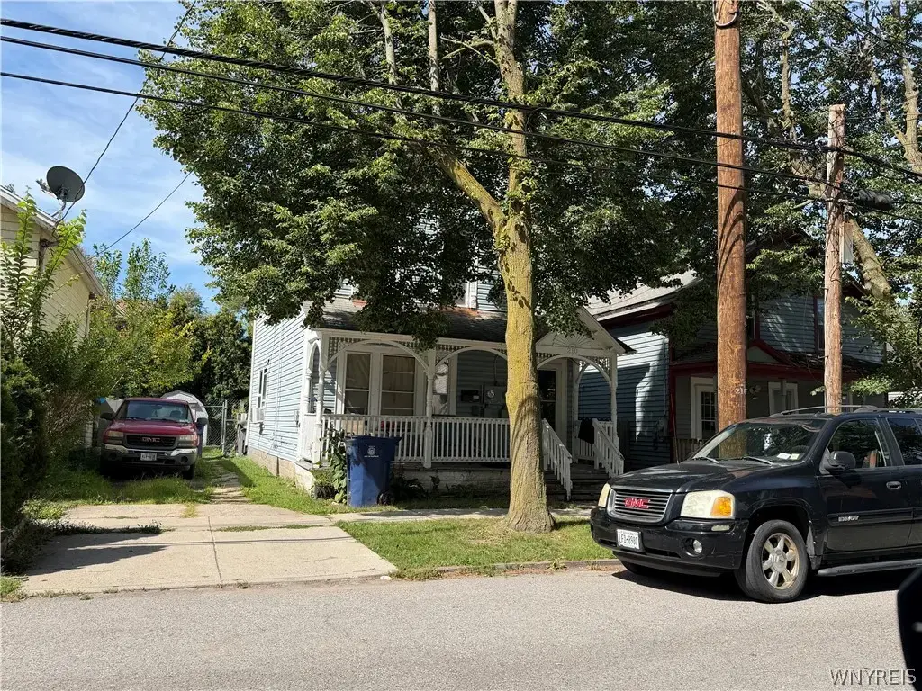 210 East Street, Buffalo