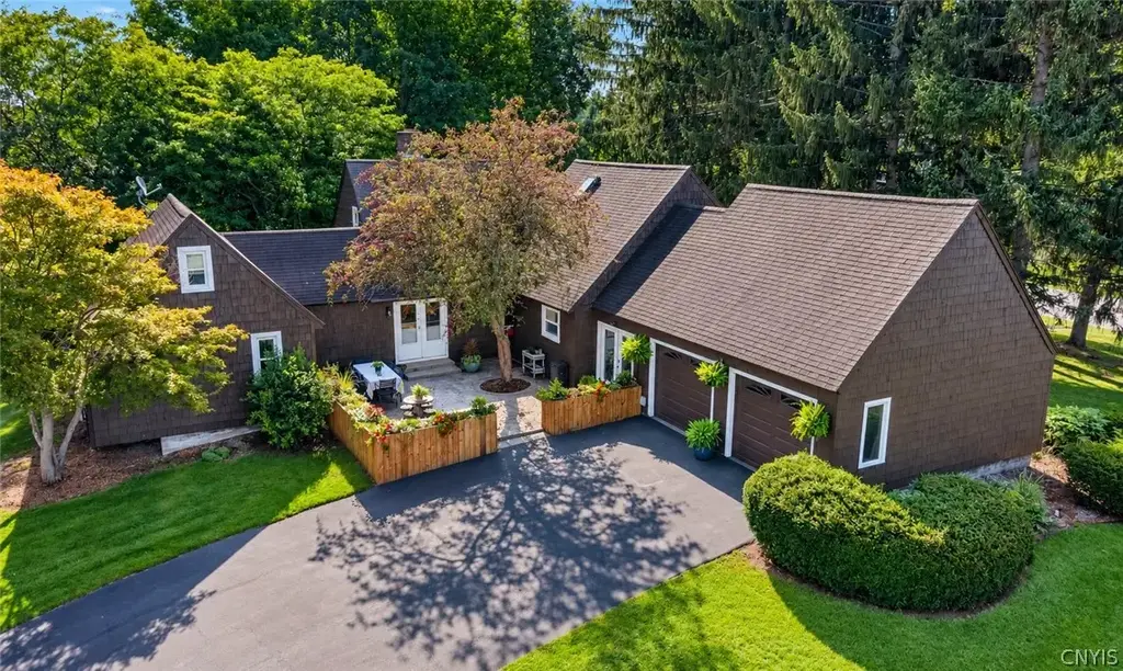 6070 Hiller Drive, Cicero