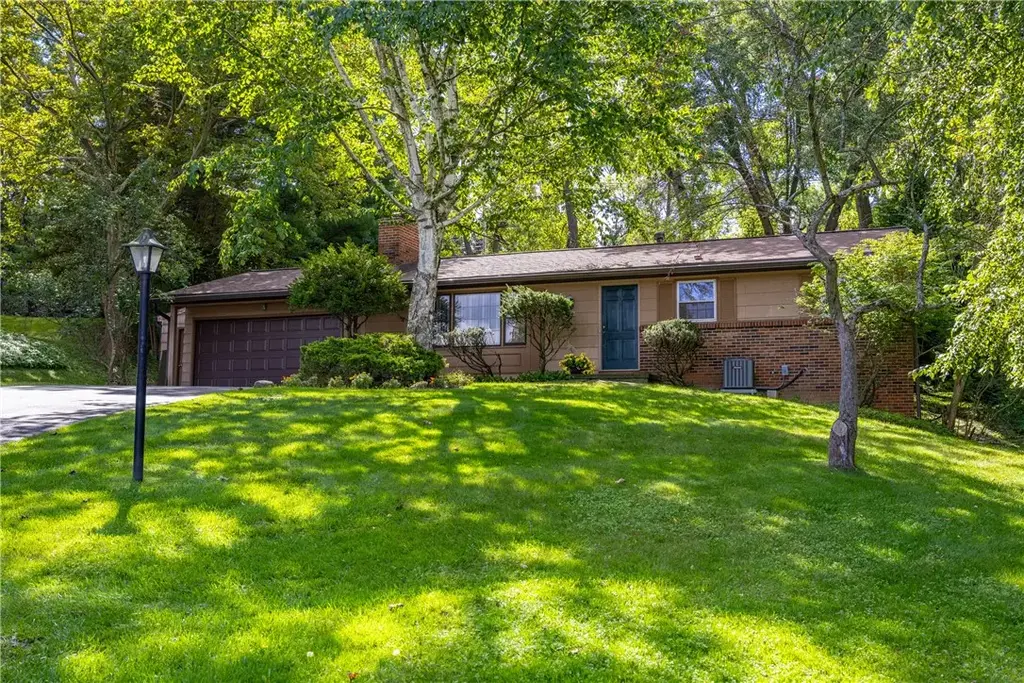 48 Kings Lacey, Perinton