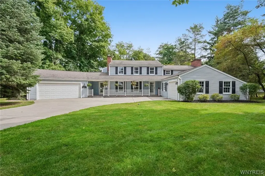 53 Stonehenge Drive, Orchard Park