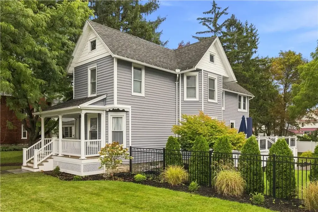 63 Oak Street, Geneva City