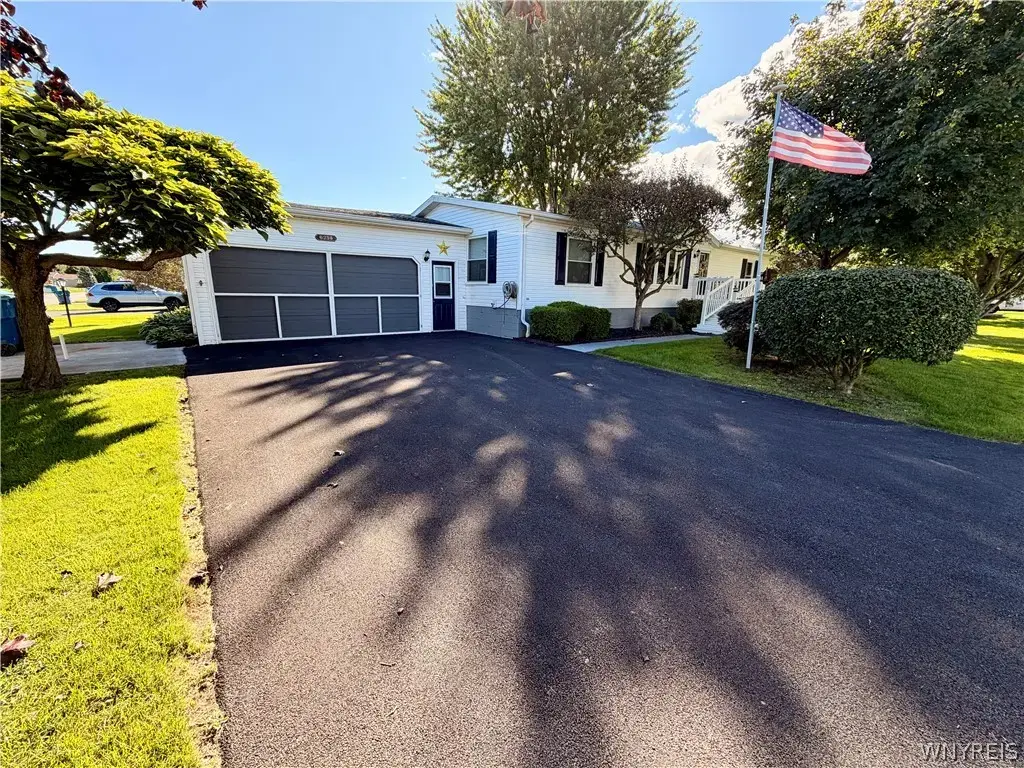 6214 Bayview Station, Newfane