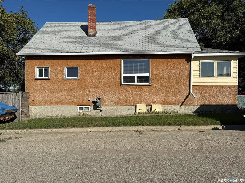 580 Maple Street W, Moose Jaw