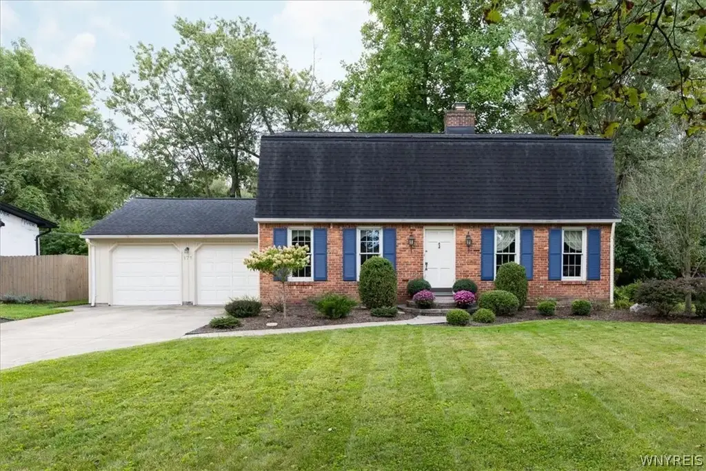 171 Halwill Drive, Amherst