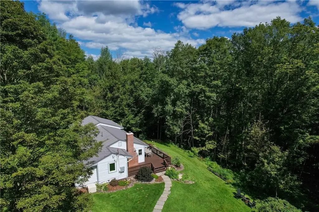 366 John Shultis Road, Roxbury